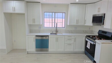 11623 Paso Robles Ave in Los Angeles, CA - Building Photo - Building Photo
