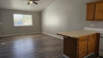 1295-1297 NE del Rio Ave in Mountain Home, ID - Building Photo - Building Photo