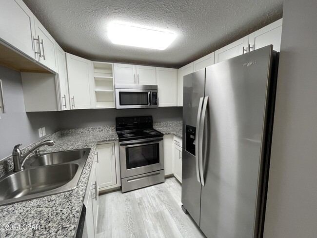 property at 816 Bradley Cir