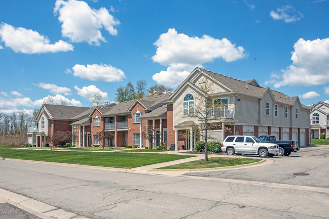 Manors at North Pointe in Chesterfield, MI - Foto de edificio - Building Photo