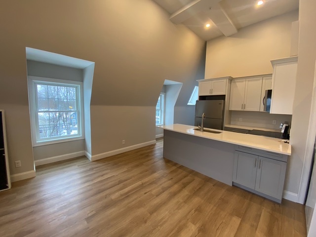 64 Holten St, Unit #401 in Danvers, MA - Building Photo - Building Photo