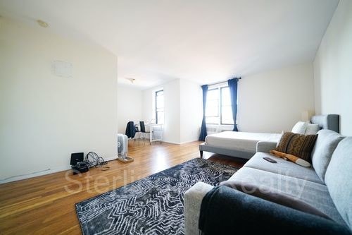 25-34 Crescent St-Unit -5A in Queens, NY - Building Photo