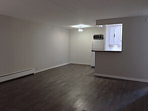 18 E Old Willow Rd in Prospect Heights, IL - Building Photo - Building Photo