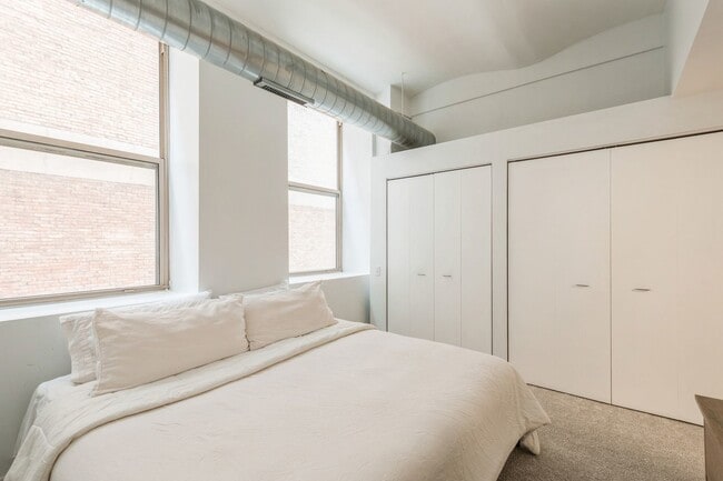 500 S Clinton St, Unit 330 in Chicago, IL - Foto de edificio - Building Photo