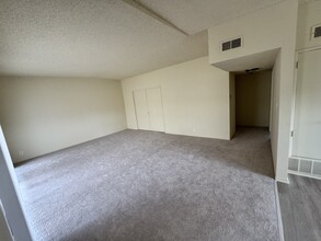 1148 W Huntington Dr, Unit Apt #12 in Arcadia, CA - Building Photo - Building Photo