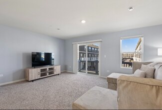 6392 Roscommon Rd in Tinley Park, IL - Building Photo - Building Photo