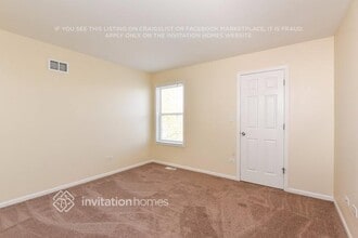 1717 Stonegate Dr in Montgomery, IL - Building Photo - Building Photo