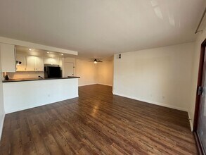 6825 Alabama Ave in Canoga Park, CA - Building Photo - Building Photo