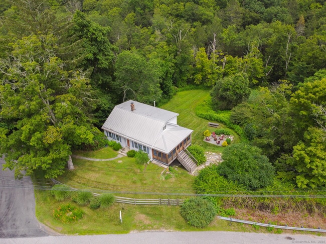 property at 2 Valley Rd