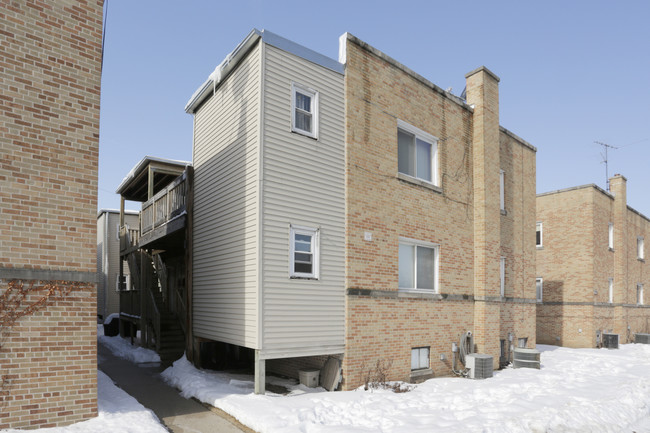 6338 N Kedzie Ave in Chicago, IL - Building Photo - Building Photo