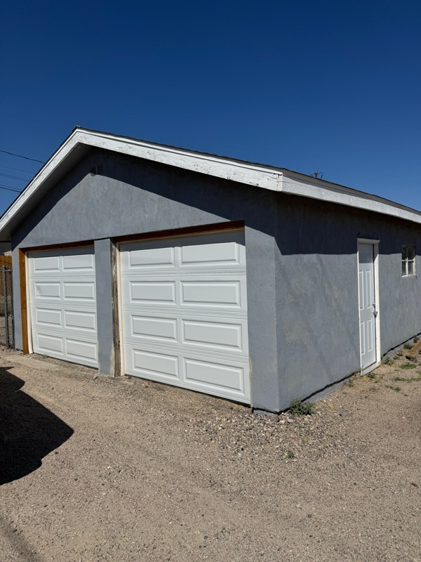 251 Juniper St in Barstow, CA - Foto de edificio - Building Photo