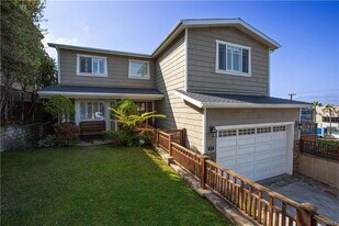 824 17th St in Hermosa Beach, CA - Building Photo