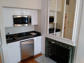 35 Marlborough St, Unit 2 in Boston, MA - Building Photo - Building Photo