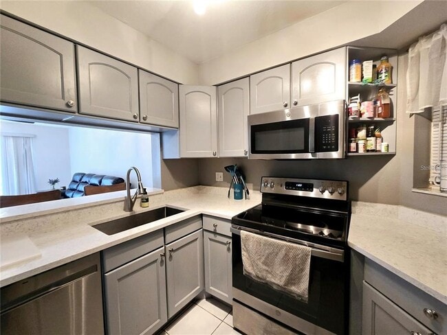 6924 Stonesthrow Cir N in St. Petersburg, FL - Building Photo - Building Photo