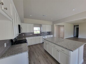 1620 La Delle St in Wharton, TX - Building Photo - Building Photo