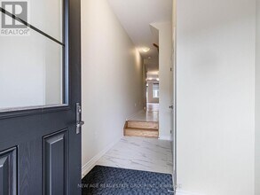 1419 Oakmont Cmn in Burlington, ON - Building Photo - Building Photo