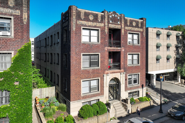 1524 LaSalle Ave - City Meets Classic Charm