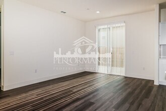 6611 Glacier Bay St in Bakersfield, CA - Building Photo - Building Photo