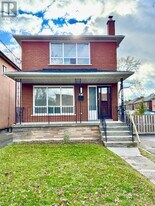115 Torrens Ave in Toronto, ON - Building Photo