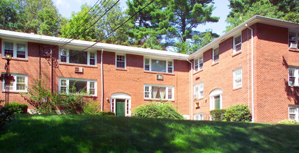 Parkview Heights Apartments in Foxboro, MA - Building Photo - Building Photo