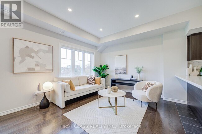 13 Eaton Park Ln in Toronto, ON - Building Photo - Building Photo