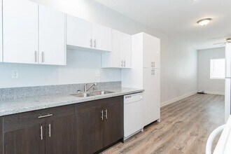 1641 S Dandelion St, Unit 3 in Pahrump, NV - Foto de edificio - Building Photo