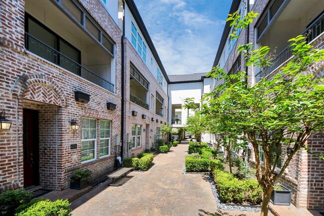 6072 Kansas St in Houston, TX - Building Photo - Building Photo