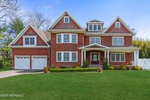 558 Cedar Ave in West Long Branch, NJ - Building Photo