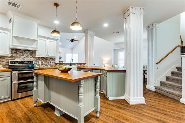 property at 9816 Hedge Bell Dr