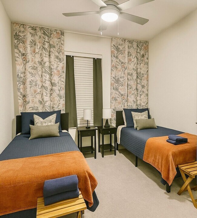 4550 S Grand Canyon Dr in Las Vegas, NV - Building Photo - Building Photo