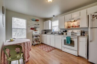1308 Pine St-Unit -B in Georgetown, TX - Building Photo - Building Photo
