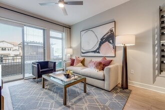 Montrose at Buffalo Bayou in Houston, TX - Foto de edificio - Interior Photo