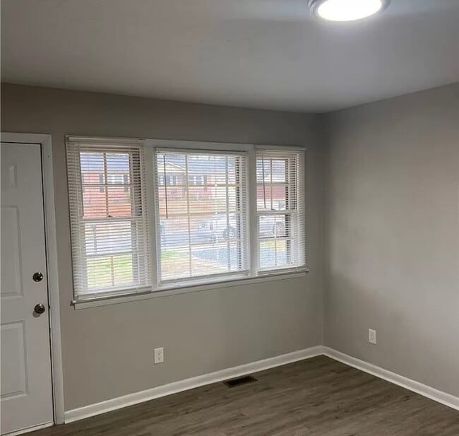 6170 Timberland Dr in Fayetteville, NC - Building Photo - Building Photo