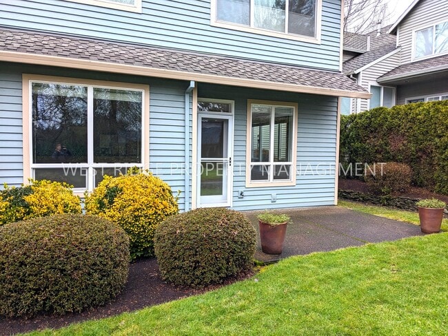14752 Davis Ln in Lake Oswego, OR - Building Photo - Building Photo