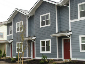 Alexander Court in Corvallis, OR - Building Photo - Building Photo