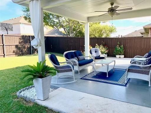 property at 5904 Mariposa Dr