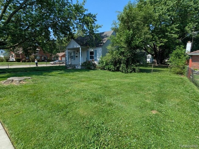 21103 Nummer St in Warren, MI - Building Photo - Building Photo