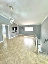 7870 W 29th Way, Unit 201 in Hialeah, FL - Foto de edificio - Building Photo