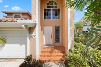 207 Legendary Cir in Palm Beach Gardens, FL - Foto de edificio - Building Photo