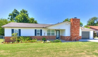 11026 E Draper Ave in Choctaw, OK - Building Photo