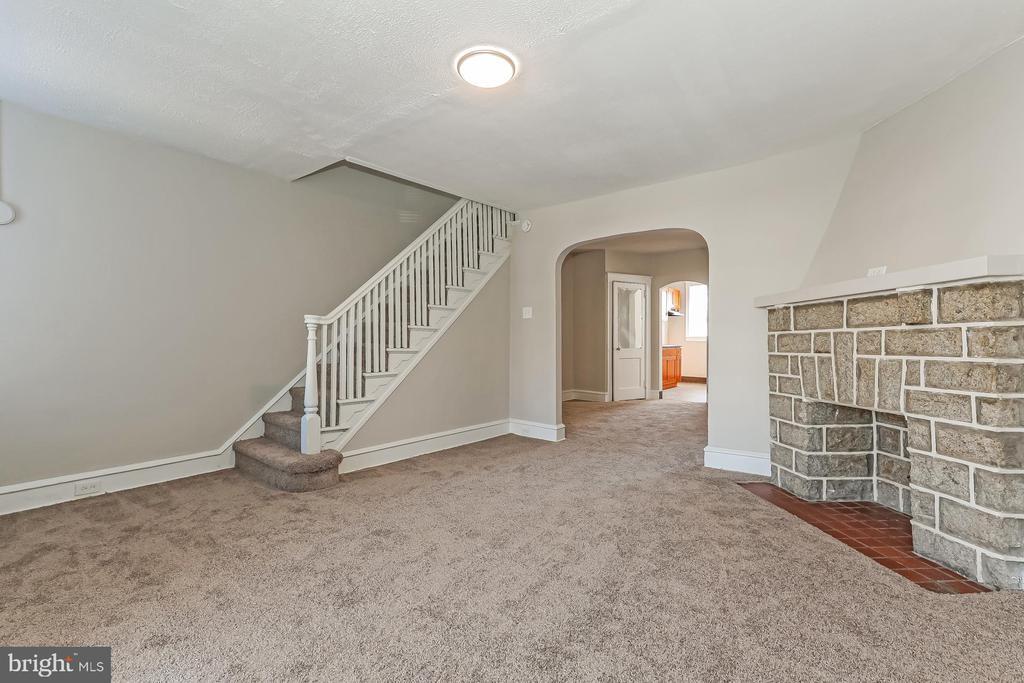 6436 Dicks Ave in Philadelphia, PA - Building Photo