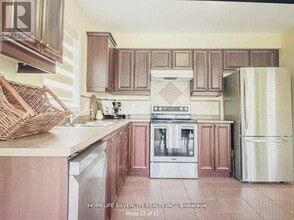 3090 Stone Ridge Blvd in Orillia, ON - Building Photo - Building Photo