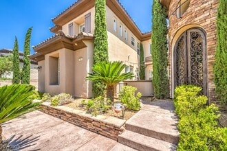 636 Chervil Valley Dr in Las Vegas, NV - Building Photo - Building Photo