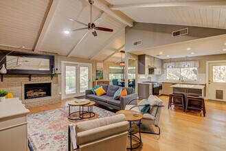 2713 Bryonhall Dr in Austin, TX - Building Photo - Building Photo