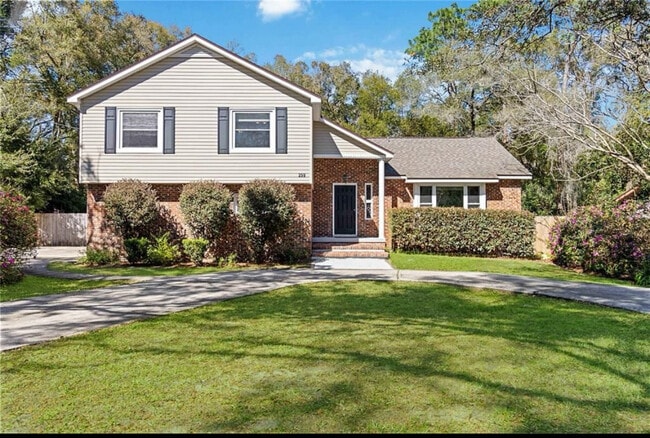 property at 259 Westchester Dr