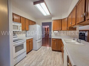 315 Terrace Dr in Waukee, IA - Building Photo - Building Photo