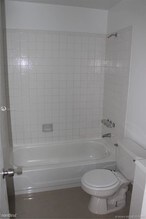 737 Jefferson Ave in Miami Beach, FL - Foto de edificio - Building Photo