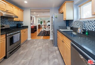 5226 College View Ave in Los Angeles, CA - Building Photo - Building Photo