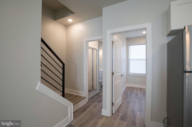 2441 Mutter St photo'