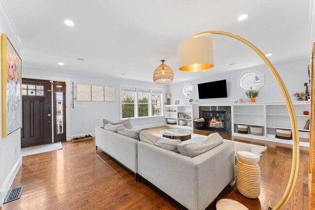 property at 11 Glide St